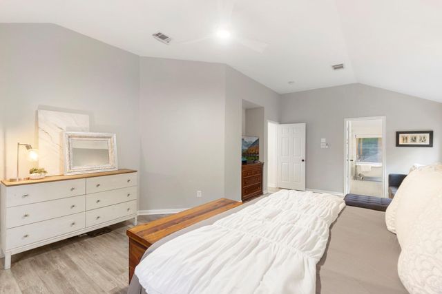 7 S Acacia Park Circle, The Woodlands, TX 77382