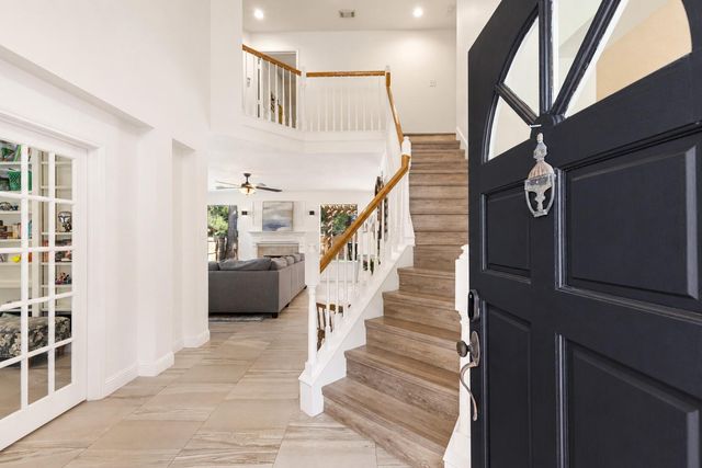 7 S Acacia Park Circle, The Woodlands, TX 77382
