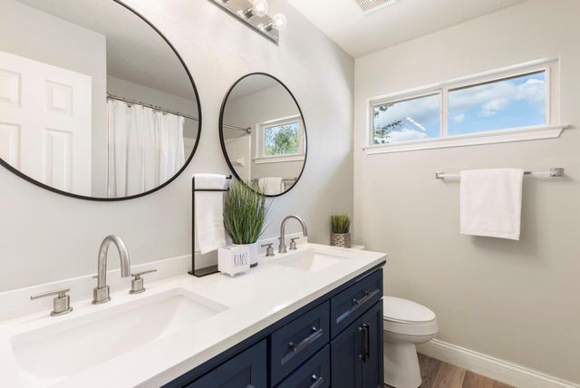 7 S Acacia Park Circle, The Woodlands, TX 77382