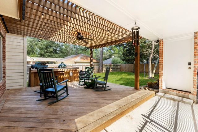 7 S Acacia Park Circle, The Woodlands, TX 77382