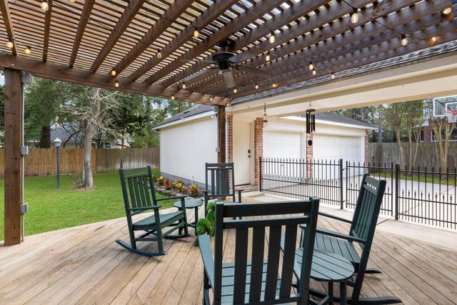 7 S Acacia Park Circle, The Woodlands, TX 77382