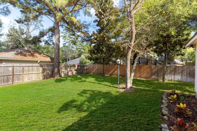 7 S Acacia Park Circle, The Woodlands, TX 77382