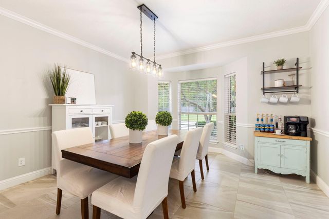 7 S Acacia Park Circle, The Woodlands, TX 77382