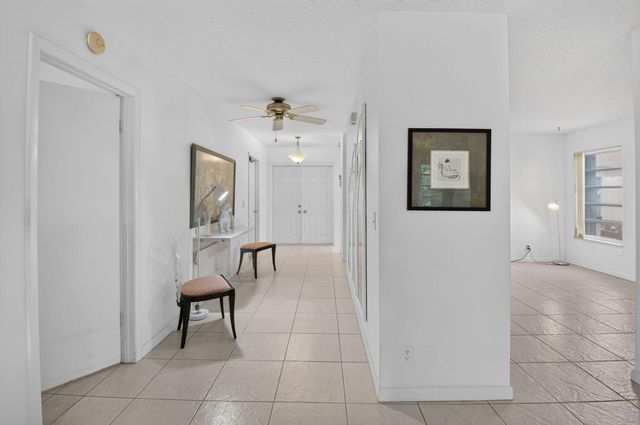 20892 Concord Green Drive E, Boca Raton, FL 33433