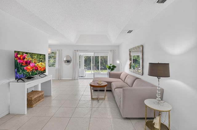 20892 Concord Green Drive E, Boca Raton, FL 33433