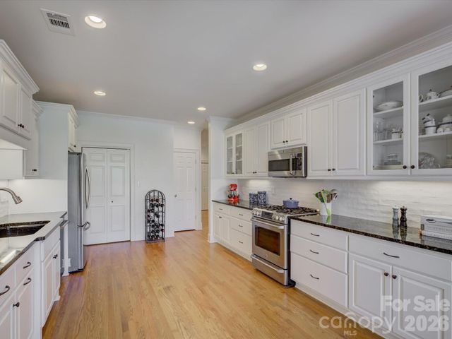 8905 Challis Hill Lane, Charlotte, NC 28226