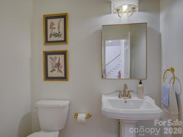 8905 Challis Hill Lane, Charlotte, NC 28226