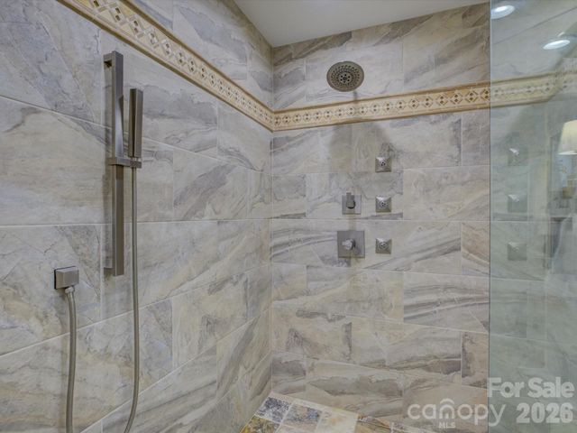 8905 Challis Hill Lane, Charlotte, NC 28226