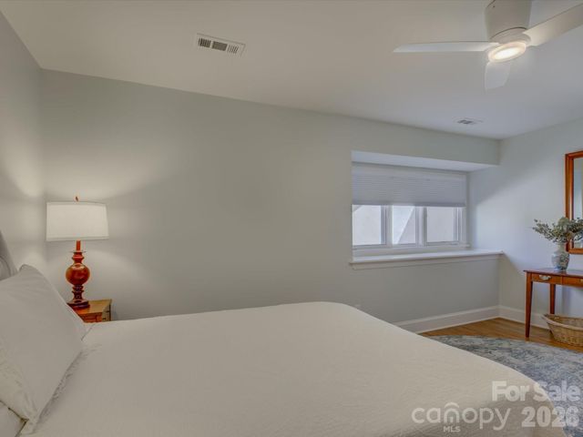 8905 Challis Hill Lane, Charlotte, NC 28226