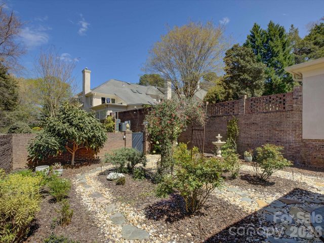 8905 Challis Hill Lane, Charlotte, NC 28226