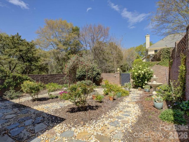 8905 Challis Hill Lane, Charlotte, NC 28226