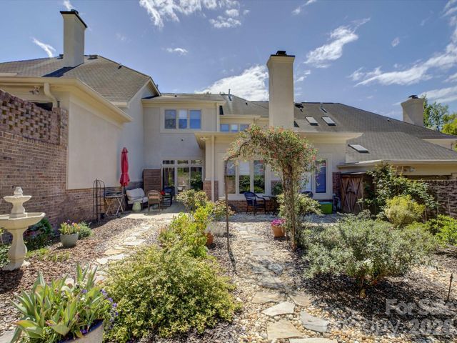 8905 Challis Hill Lane, Charlotte, NC 28226