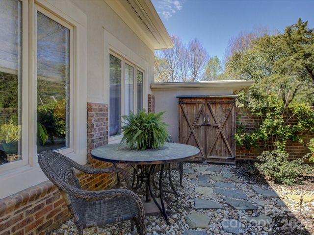 8905 Challis Hill Lane, Charlotte, NC 28226