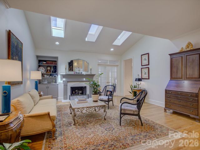 8905 Challis Hill Lane, Charlotte, NC 28226