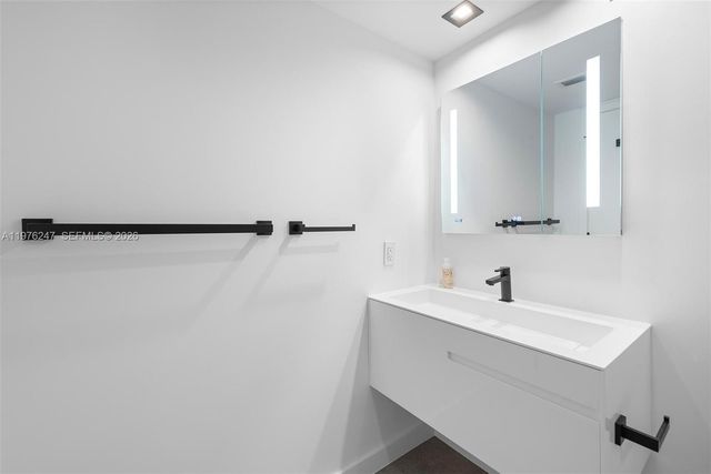 400 S Pointe Dr 2308, Miami Beach, FL 33139