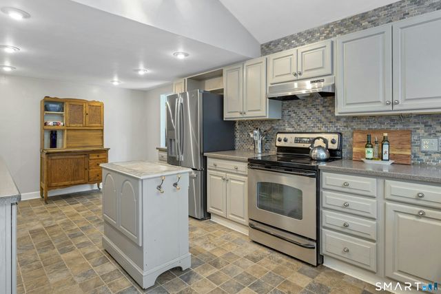 65 Barrows Road, Easton, CT 06612