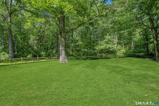 65 Barrows Road, Easton, CT 06612