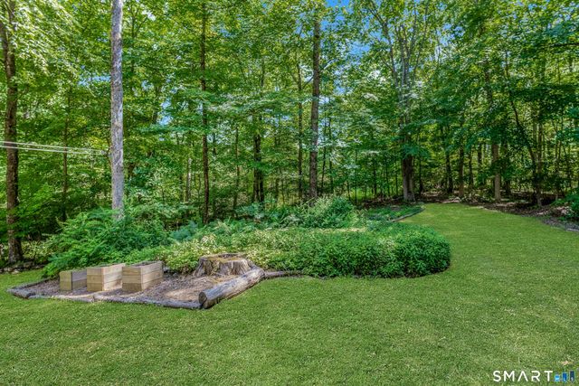 65 Barrows Road, Easton, CT 06612