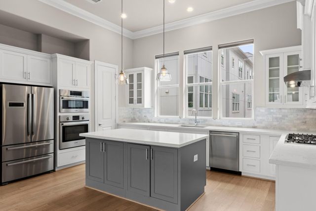 2710 Harvard Street, Houston, TX 77008