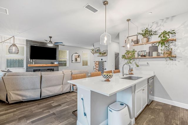 2760 N Sophie Drive, Fresno, CA 93727