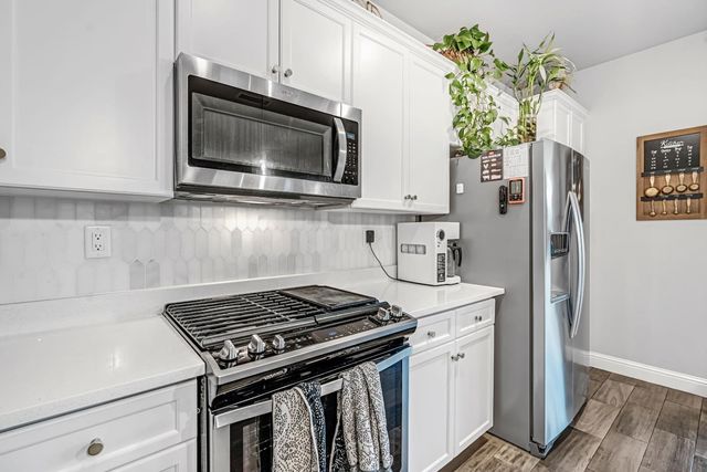 2760 N Sophie Drive, Fresno, CA 93727