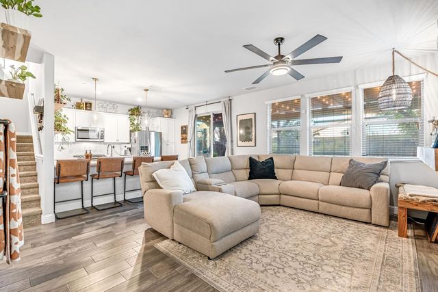 2760 N Sophie Drive, Fresno, CA 93727