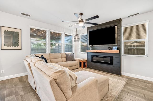 2760 N Sophie Drive, Fresno, CA 93727