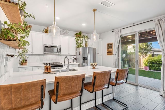 2760 N Sophie Drive, Fresno, CA 93727
