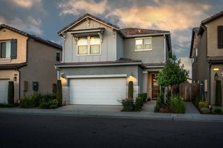 2760 N Sophie Drive, Fresno, CA 93727