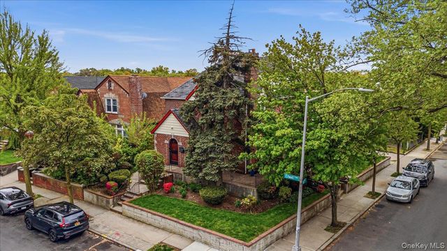 6402 Ellwell Crescent, Rego Park, NY 11374