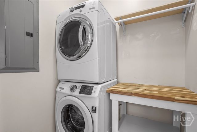 216 W Henry Street, Savannah, GA 31401