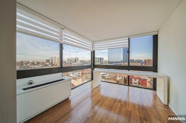 200 Old Palisade Road 9H, Fort Lee, NJ 07024