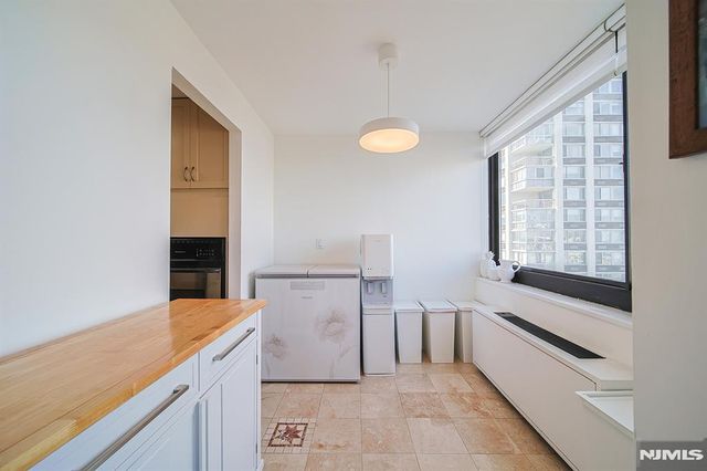 200 Old Palisade Road 9H, Fort Lee, NJ 07024