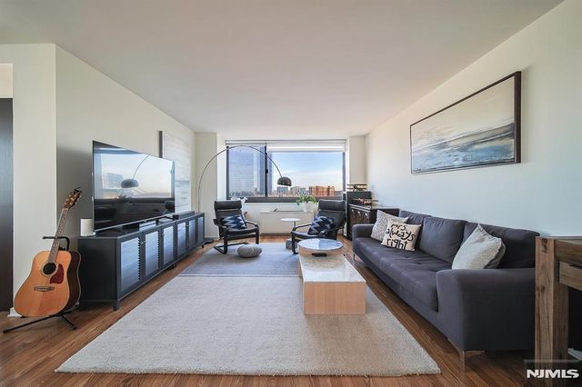 200 Old Palisade Road 9H, Fort Lee, NJ 07024