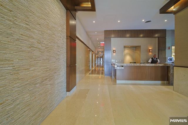 200 Old Palisade Road 9H, Fort Lee, NJ 07024