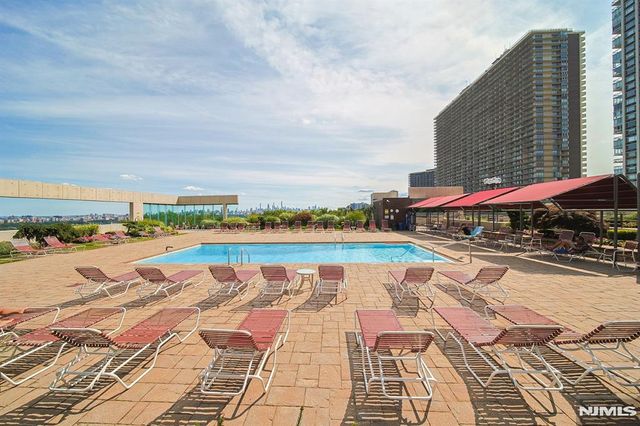 200 Old Palisade Road 9H, Fort Lee, NJ 07024