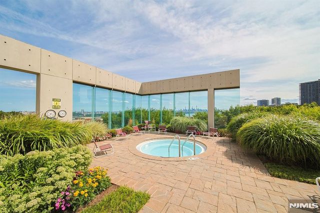 200 Old Palisade Road 9H, Fort Lee, NJ 07024