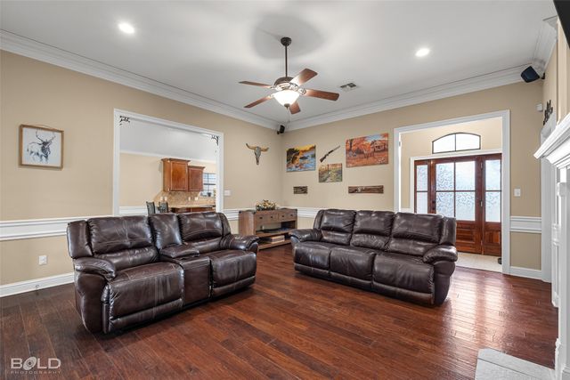 5820 Bluebonnett Drive, Bossier City, LA 71112