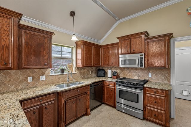 5820 Bluebonnett Drive, Bossier City, LA 71112