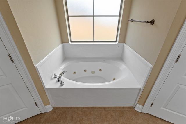 5820 Bluebonnett Drive, Bossier City, LA 71112