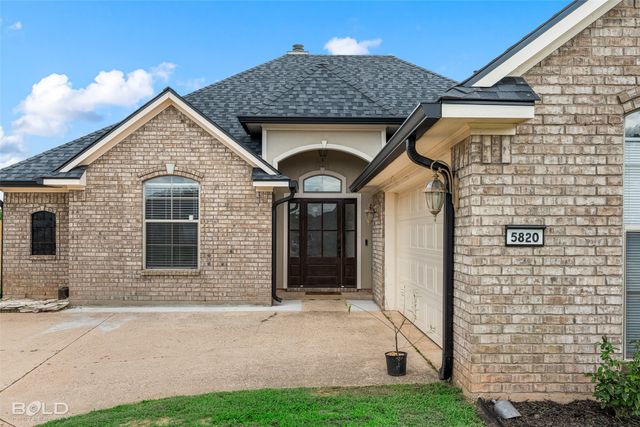 5820 Bluebonnett Drive, Bossier City, LA 71112