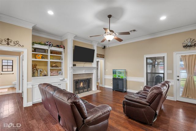5820 Bluebonnett Drive, Bossier City, LA 71112