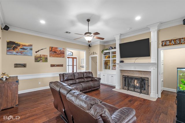 5820 Bluebonnett Drive, Bossier City, LA 71112