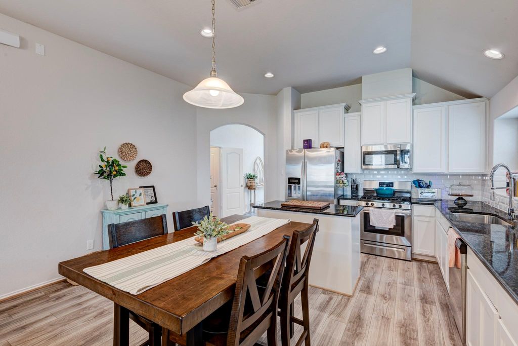 7310 Markstone Falls Lane, Richmond, TX 77469