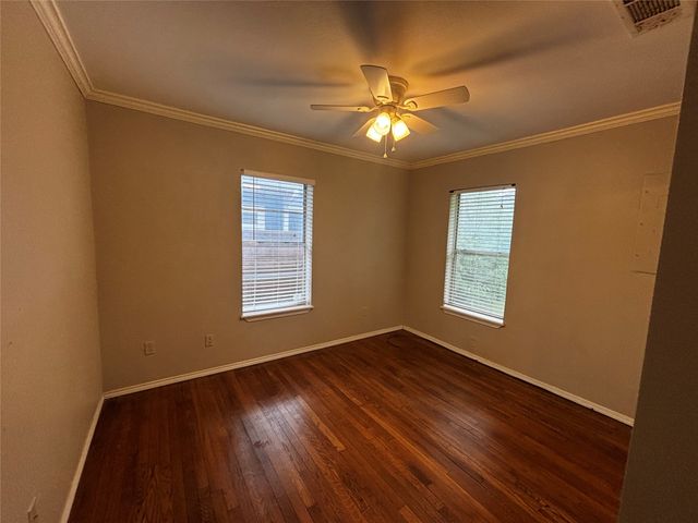 816 E Texas Street, Grapevine, TX 76051
