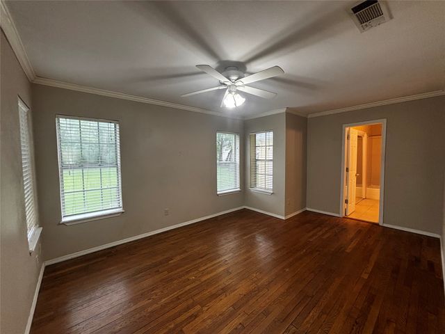 816 E Texas Street, Grapevine, TX 76051