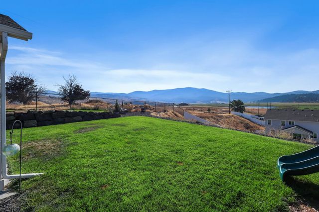 19812 E 11th Ave, Greenacres, WA 99016