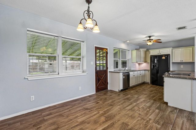 5709 Maco Street, Galveston, TX 77551