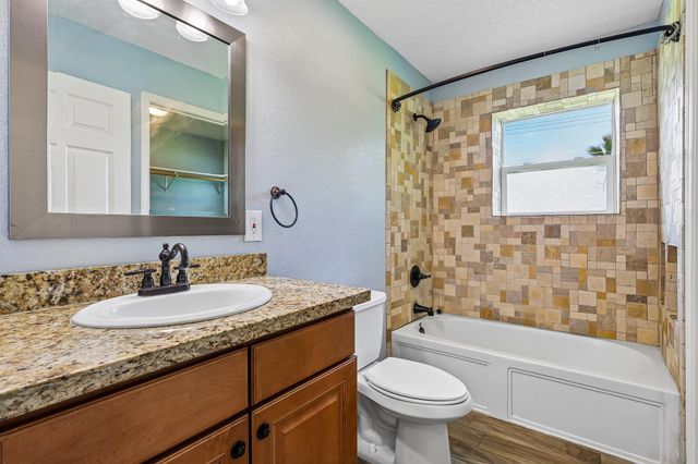 5709 Maco Street, Galveston, TX 77551