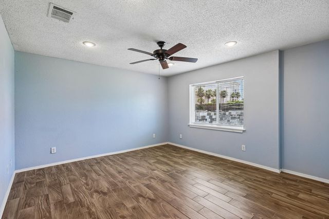 5709 Maco Street, Galveston, TX 77551